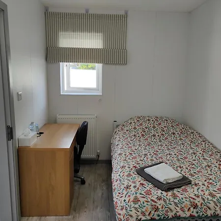Single With Ensuite In Dundrum Close To Public Transportation