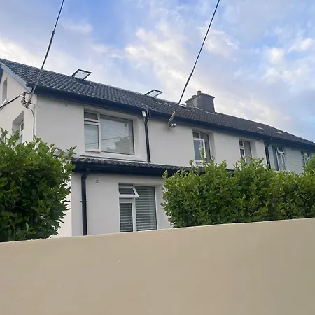 Single With Ensuite In Dundrum Close To Public Transportation منزل للإقامة دبلن